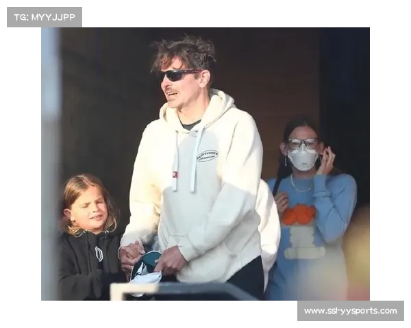 美网观众席明星云集，好莱坞影星布莱德利·库珀现身观战